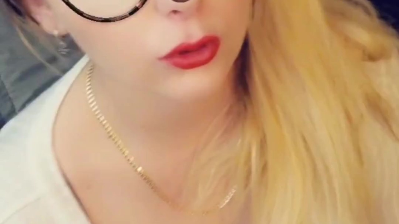 Spreading my pussy for you