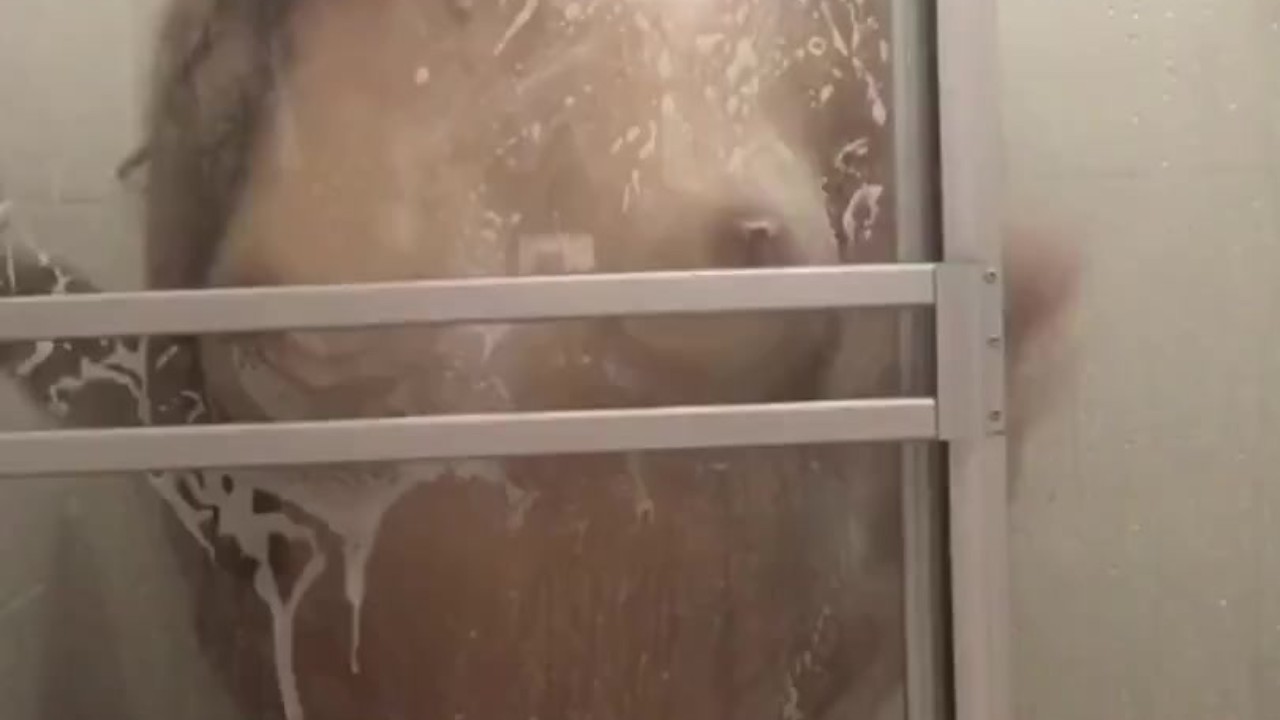 Sex hot in the shower