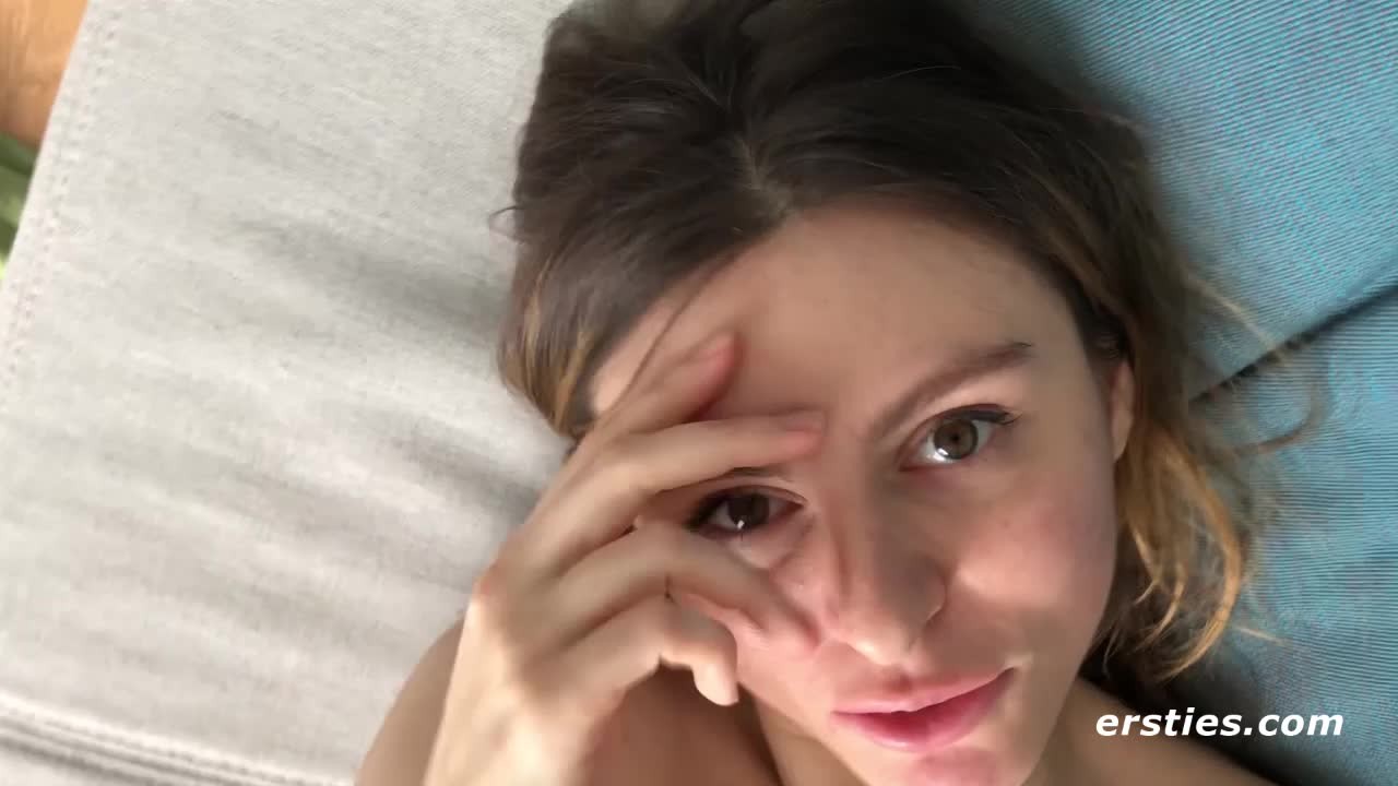 Lina Gives Us an Intimate Show