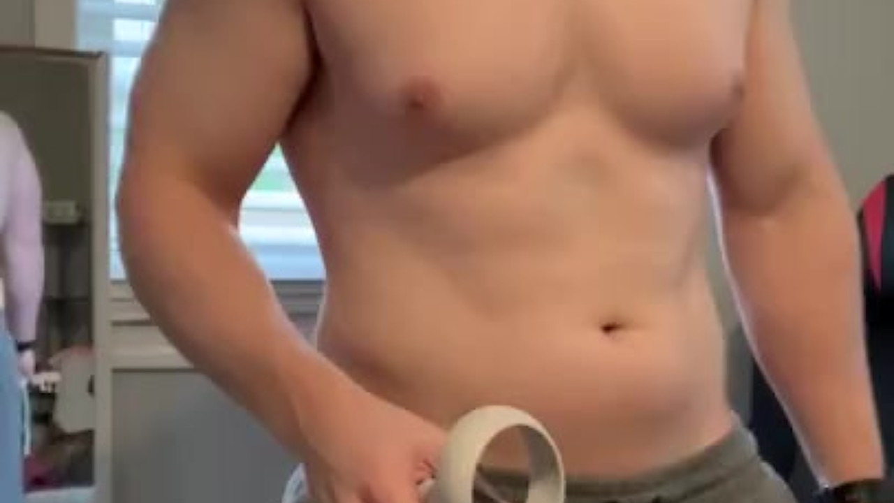 Looks up vr porn then jerks off to big load on myself