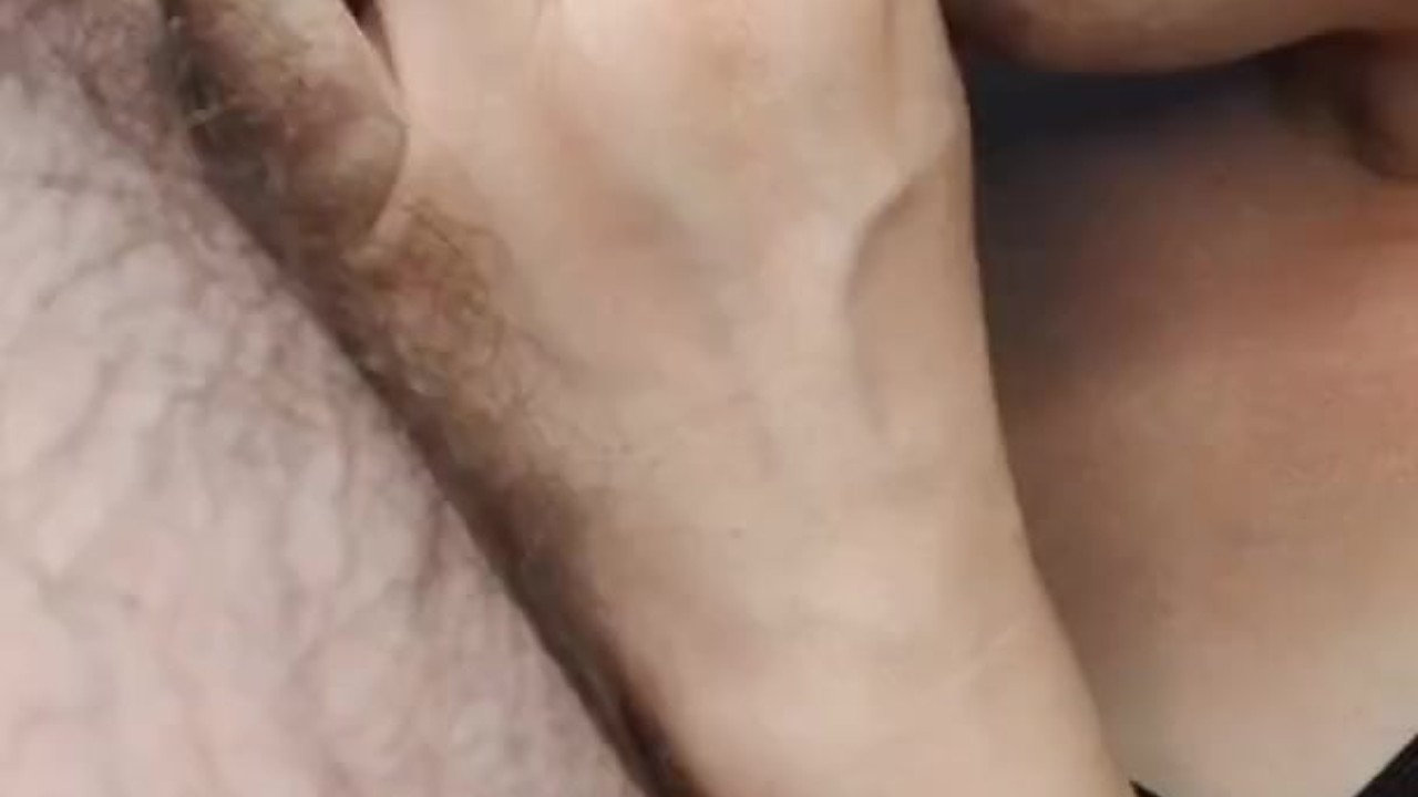 GIVES STEPMOM MASSIVE CUMSHOT
