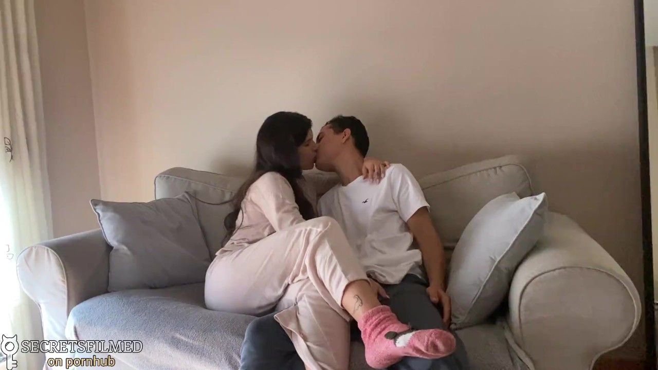 Made my stepsis cum by fingering her pussy and she rewarded me after