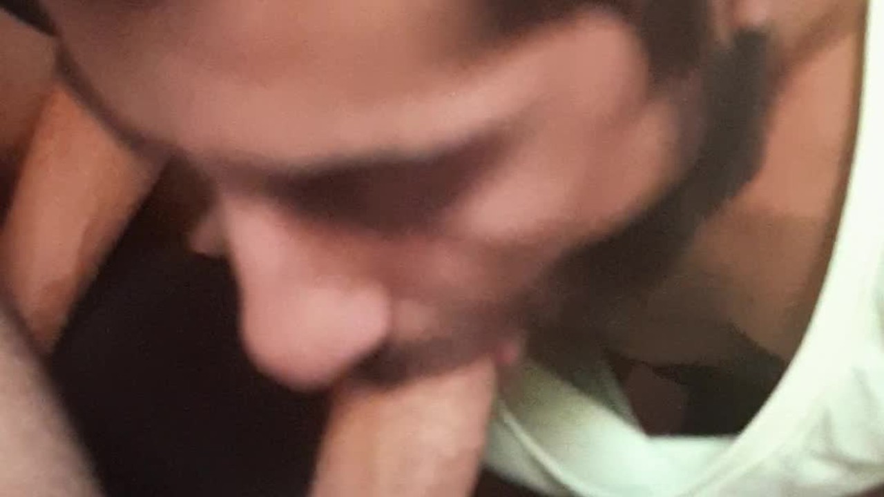se traga hasta los huevos el putito / my slave swallowing all (gagging)