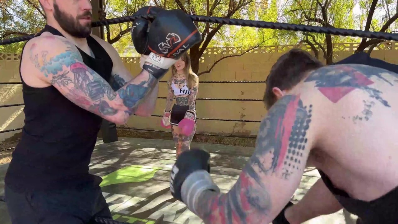 Bi MMF Threesome - Girl Boxer Takes Turns on Two Big Cocks! Steve Rickz, Awlivv, Buck Richards