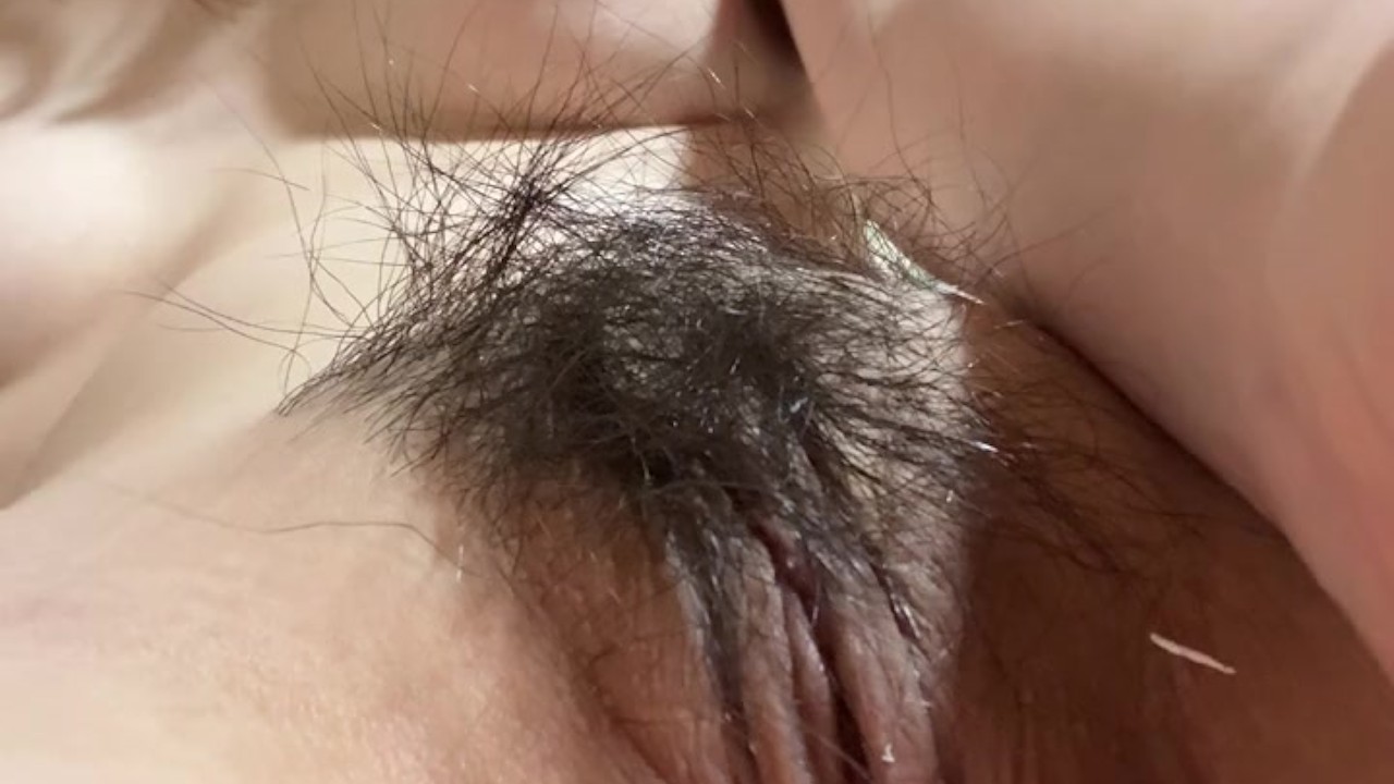 素人日本人が膣を開いてオナニー