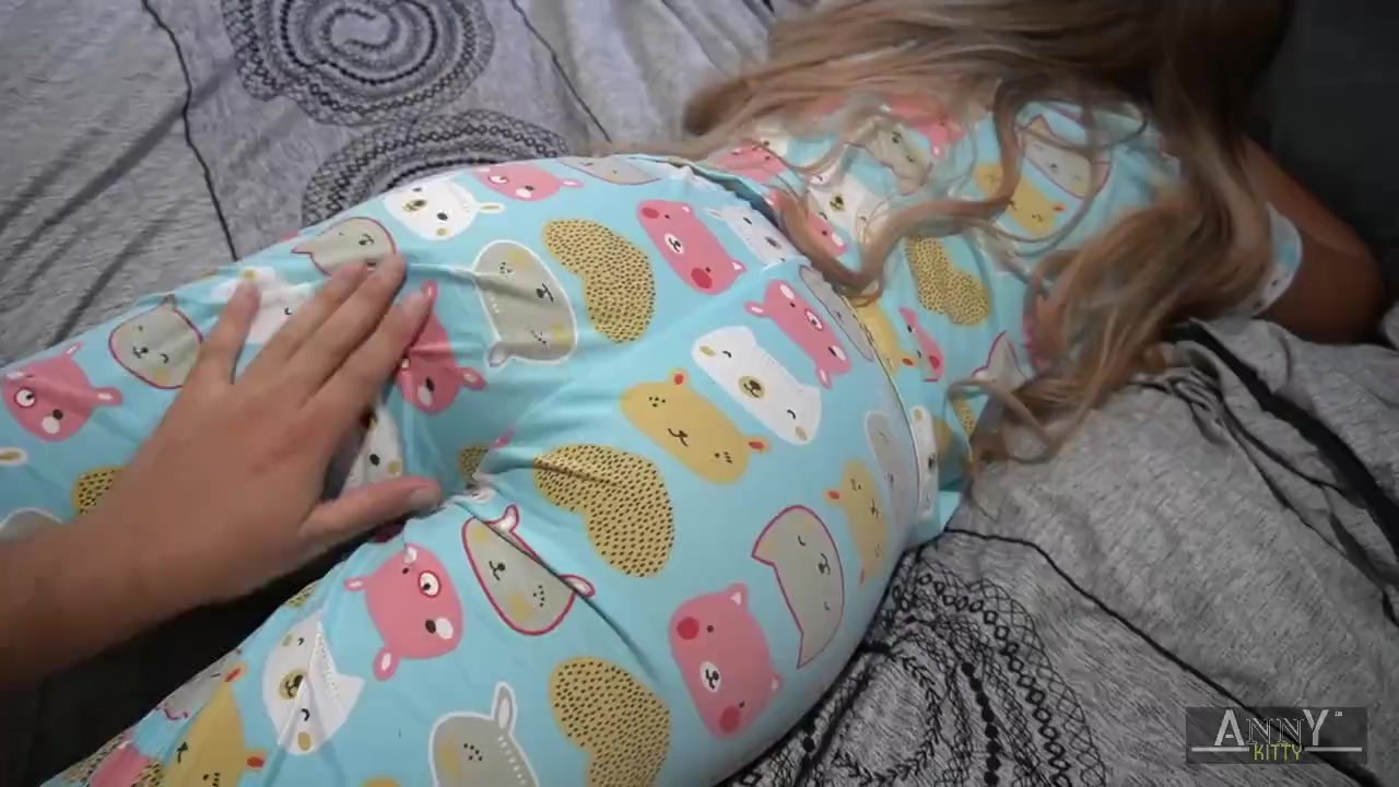 anal doloroso en pijama