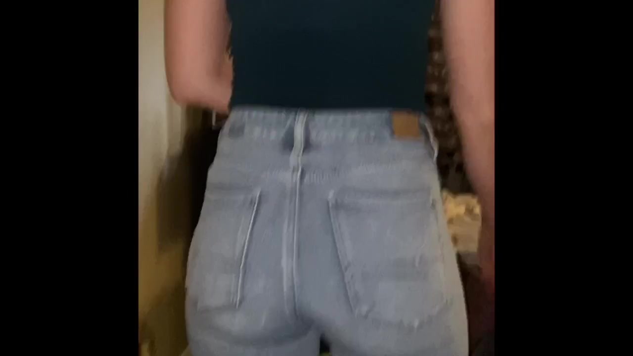 Hott tinder blonde takes is in the butt first night