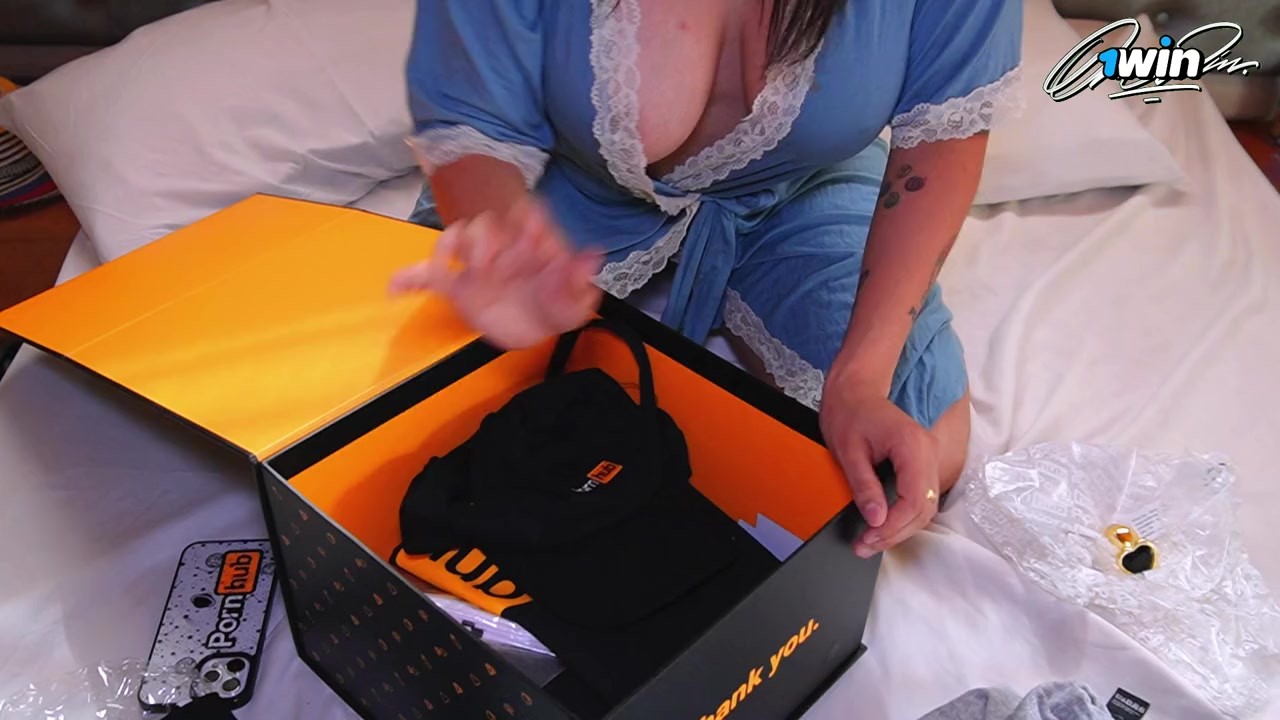 CHORRO EXTREMO !! 🚨 orgasmo tembloroso, jenifer play se folla duro en misionero, esclavitud ama